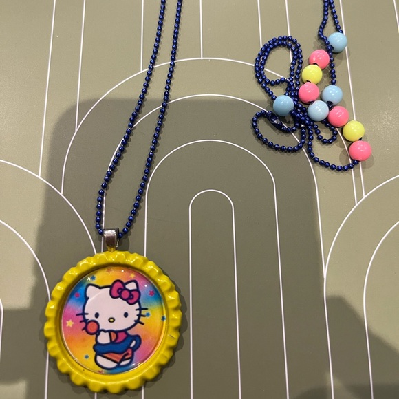HELLO KITTY Soda Pop Cap Necklace Jewelry Rainbow Star Charm Key Chain Pin Bag - Picture 3 of 8